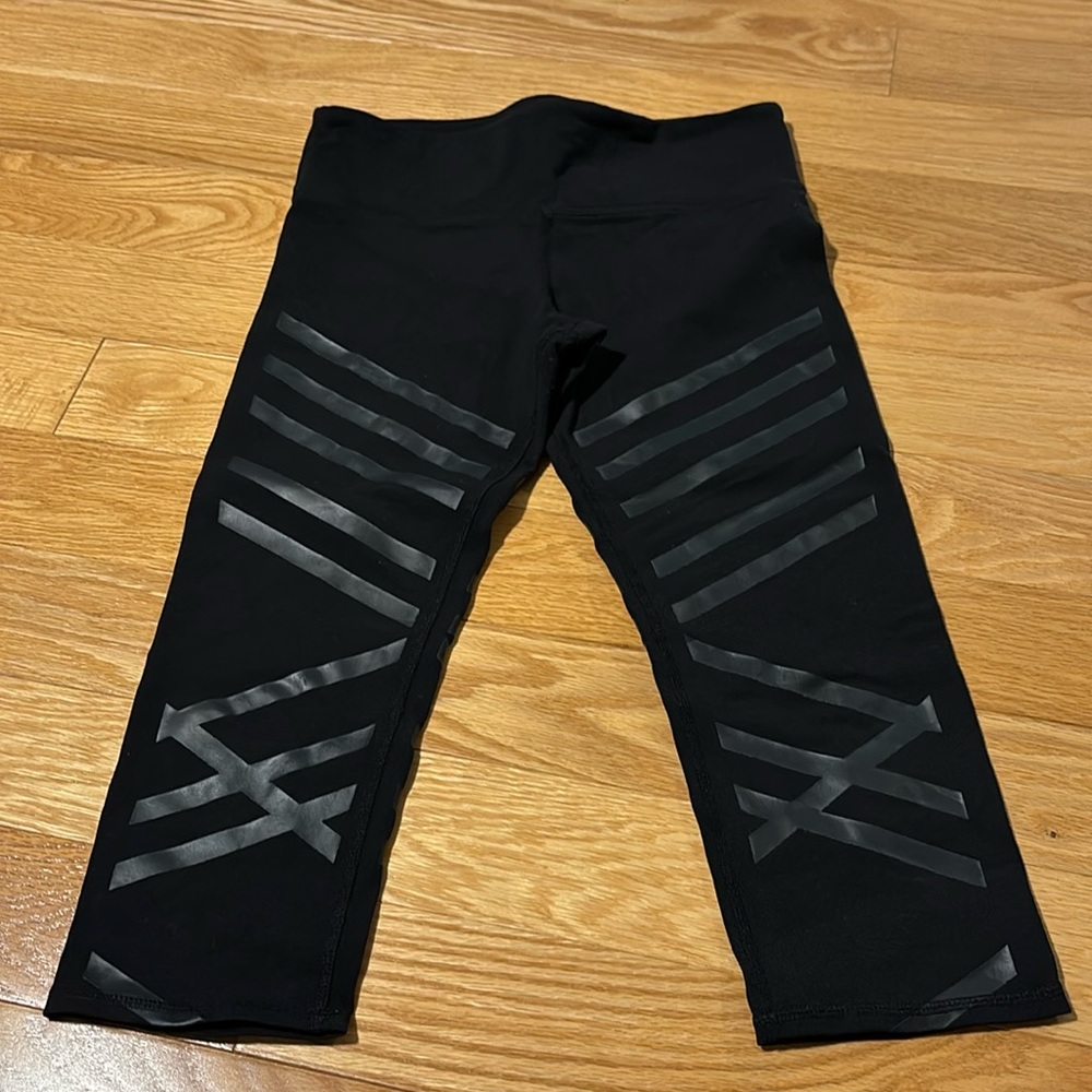Alo yoga black leggings, size medium